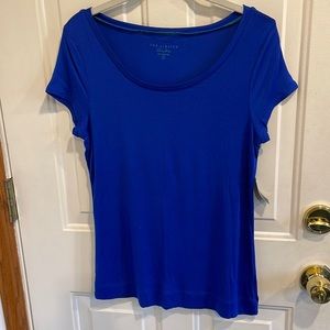 The Limited Blue Luxe Fit Tee size Large